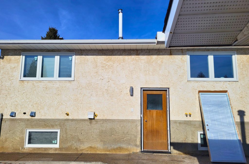 Canglow is a leading company providing window and door repair, replacement and installation services in Edmonton, Alberta and Northwest Territories.