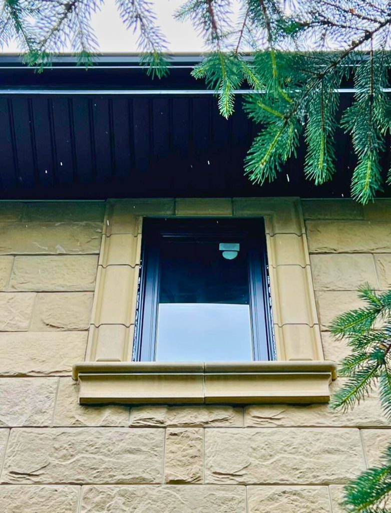 Canglow is a leading company providing window and door repair, replacement and installation services in Edmonton, Alberta and Northwest Territories.